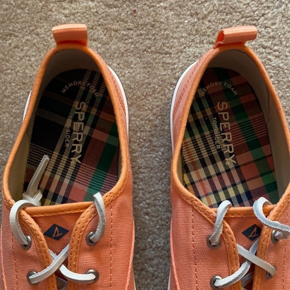 New! Women’s sperry sneakers size 7.5 - Picture 2 of 4